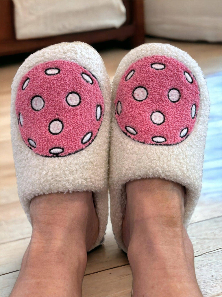 Fresh Pickle - Pickleball slippers: Pink, Medium (7-8.5)